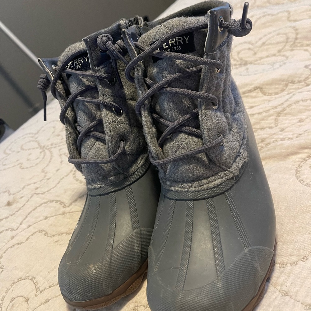 Women’s size 6 Sperry Boots